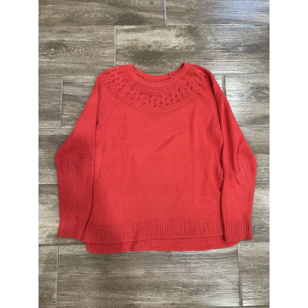 Feminine Coral Color Sweater‎ Size Medium Long Sleeve Crew Neck